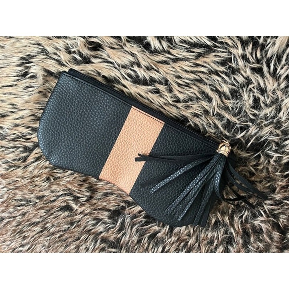 ZiGi & MARAIS Black‎ Pebbled Faux Leather Tassel Zipper Pouch Tan Stripe